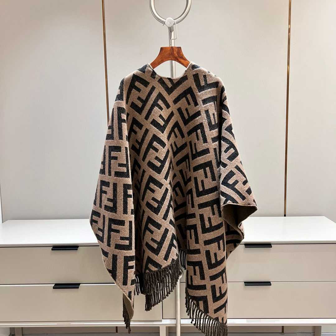 Fendi Double cloak view 4
