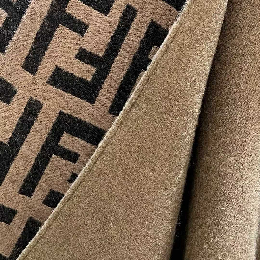 Fendi Double cloak view 7