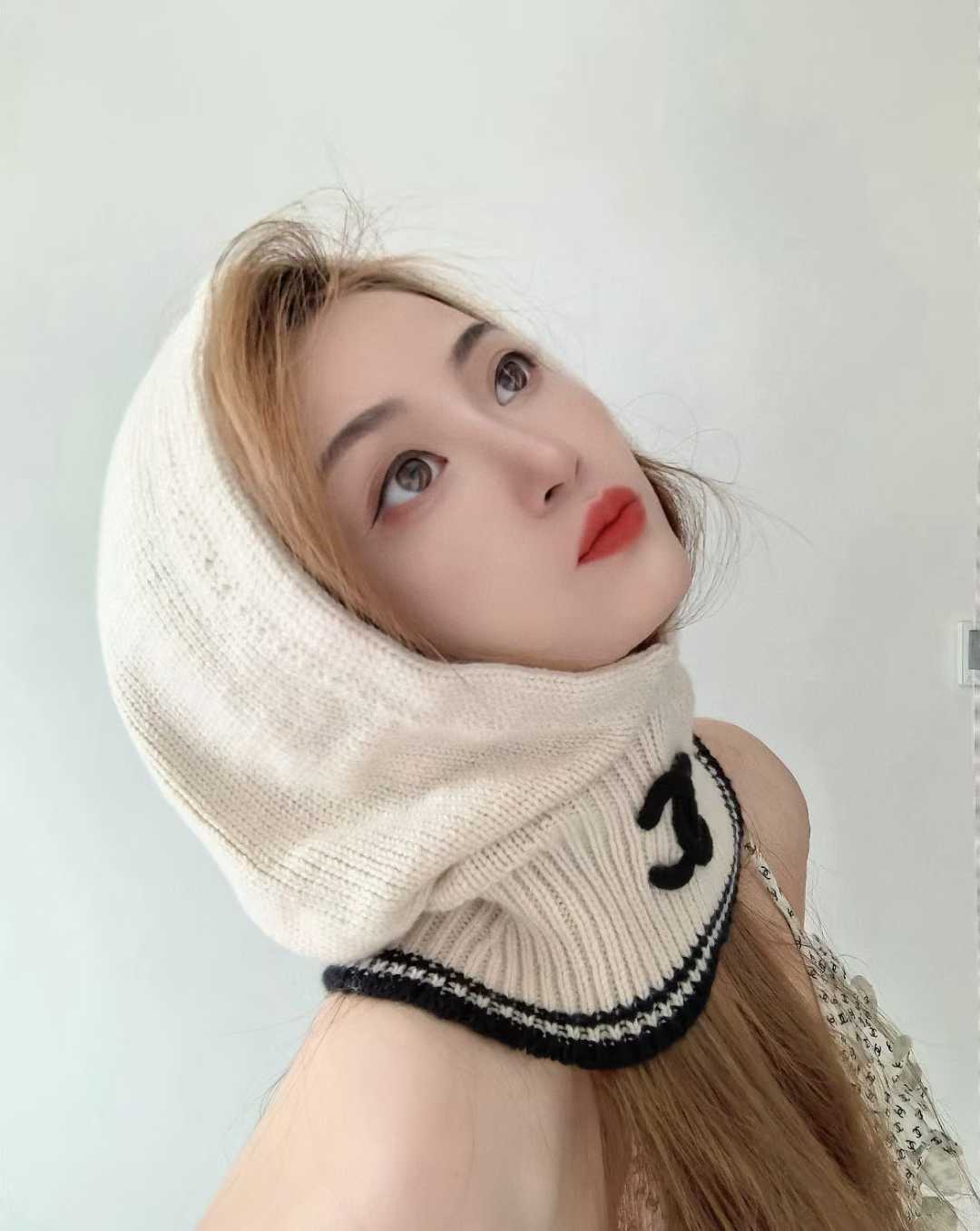 Chanel Cold hat view 1
