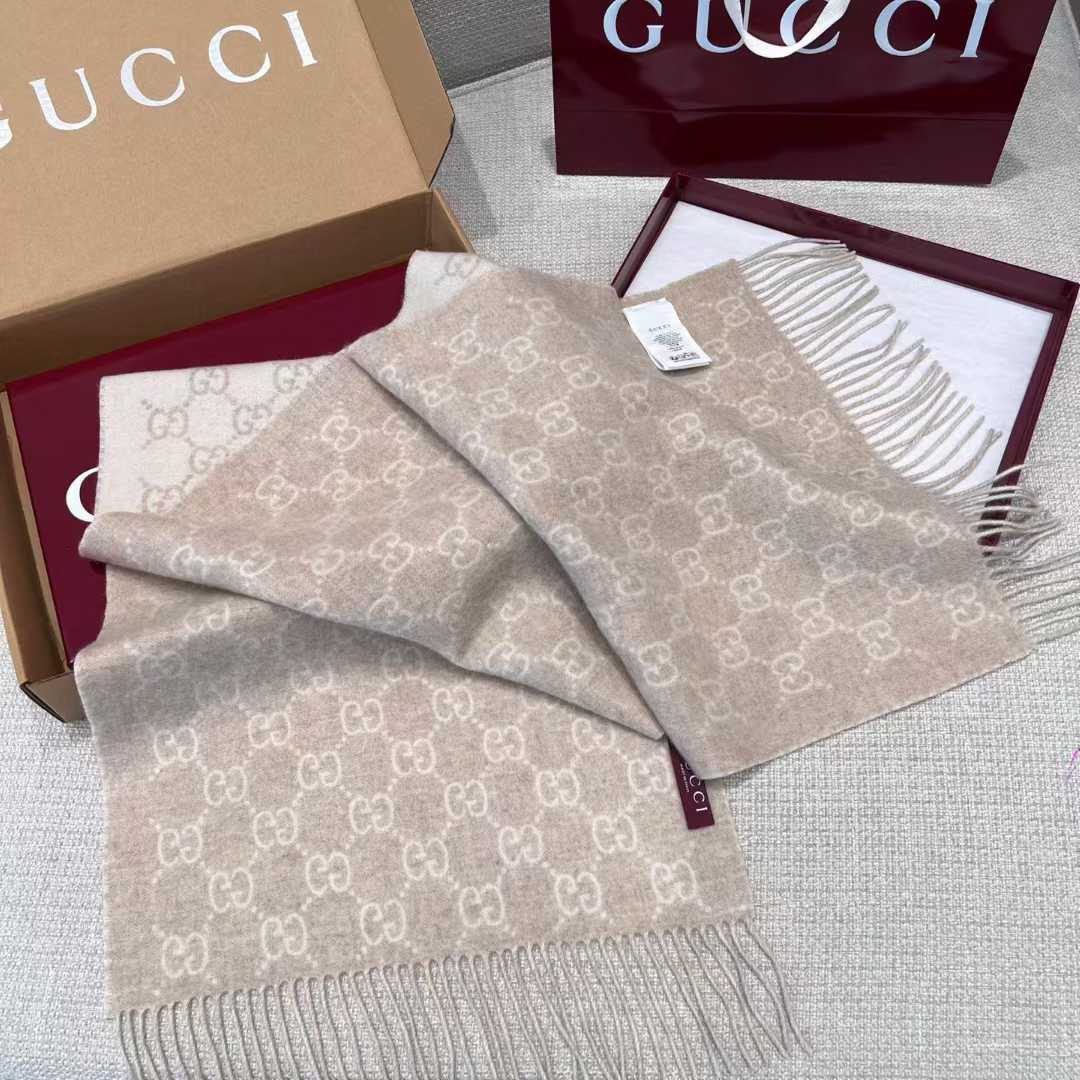 Gucci Silk scarf view 1