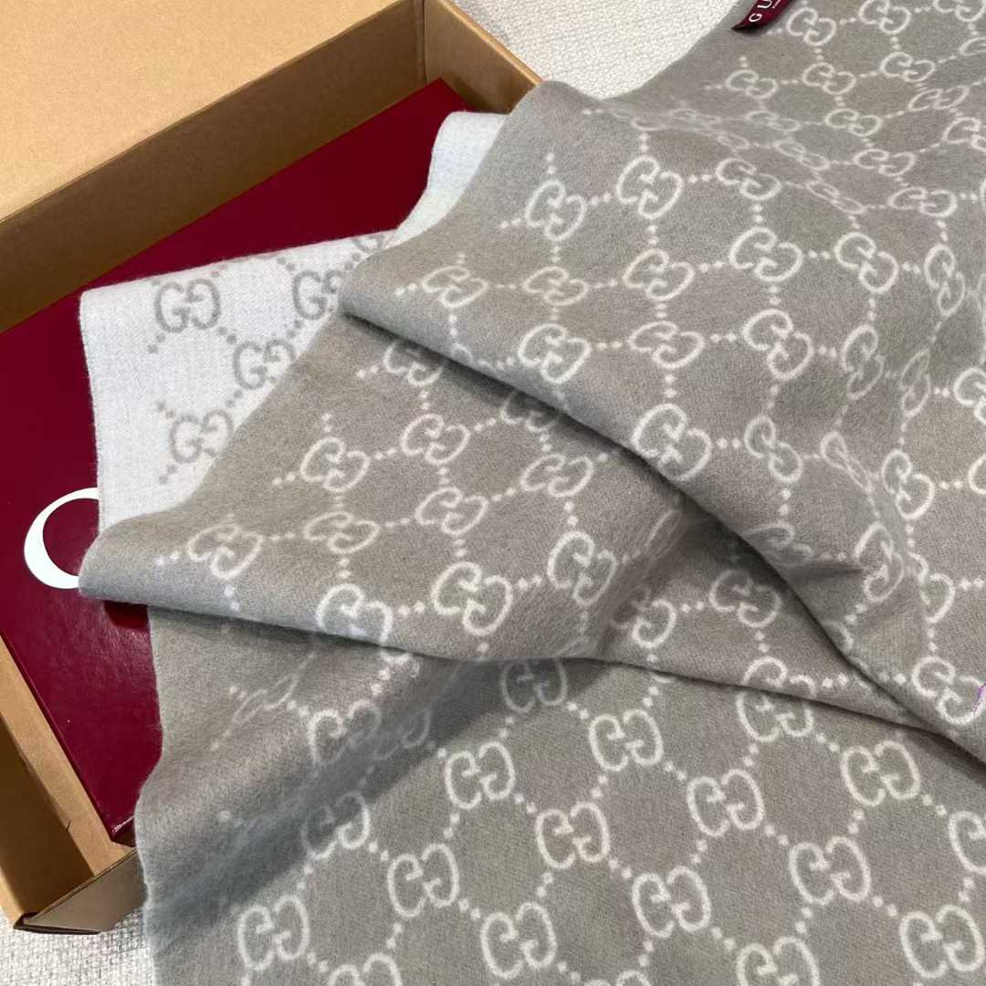 Gucci Silk scarf view 11