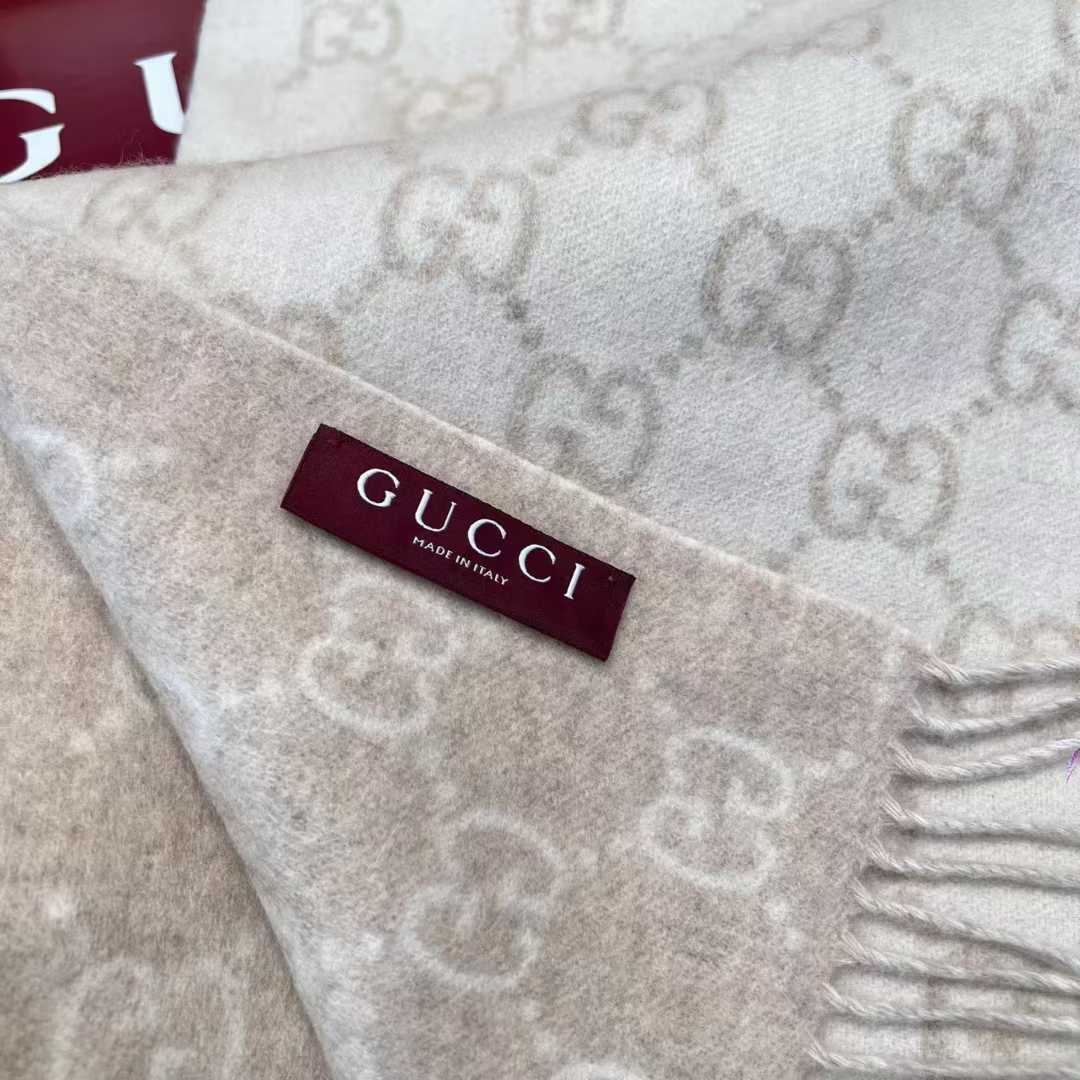Gucci Silk scarf view 3