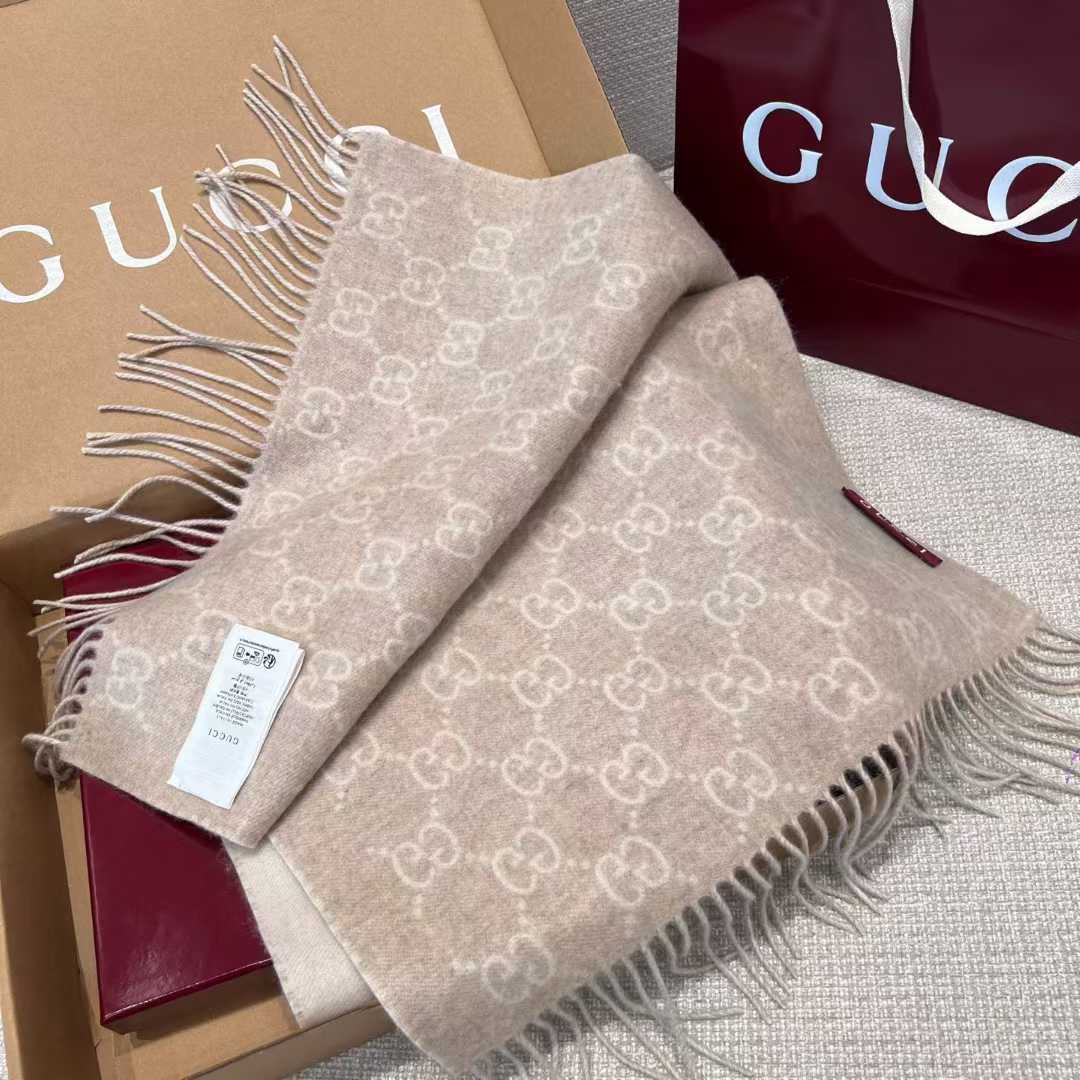 Gucci Silk scarf view 6