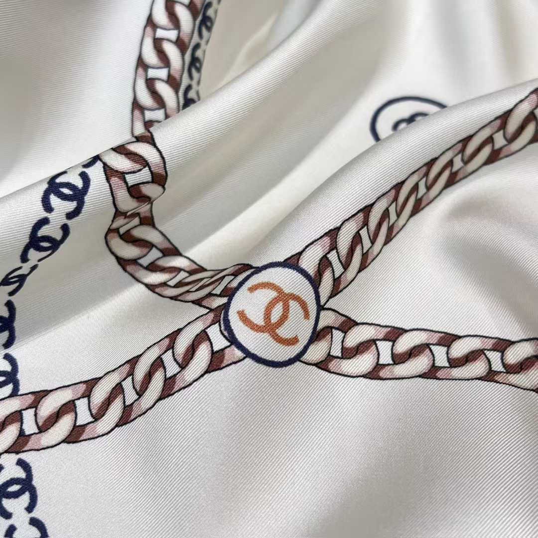 Chanel Silk scarf view 4