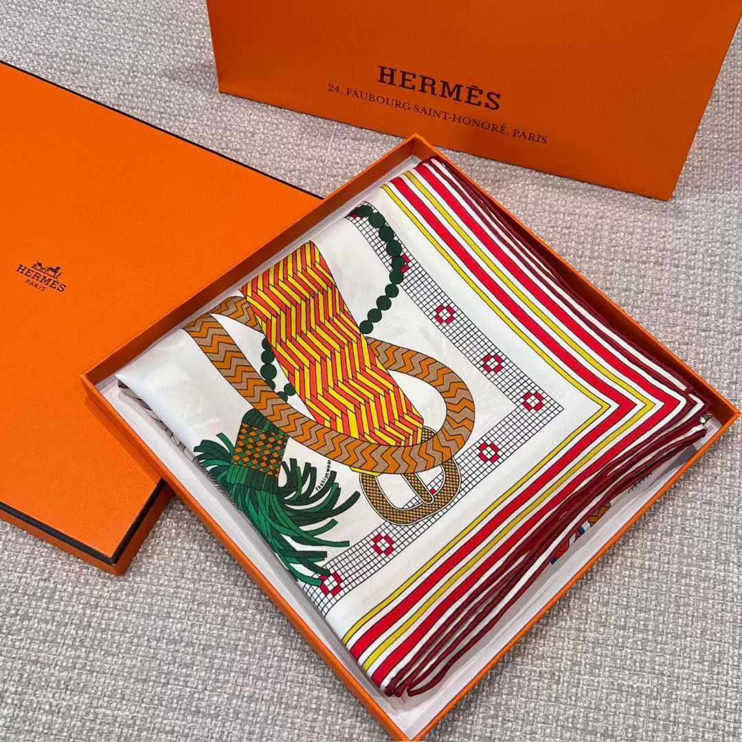 Hermès Silk scarf view 5
