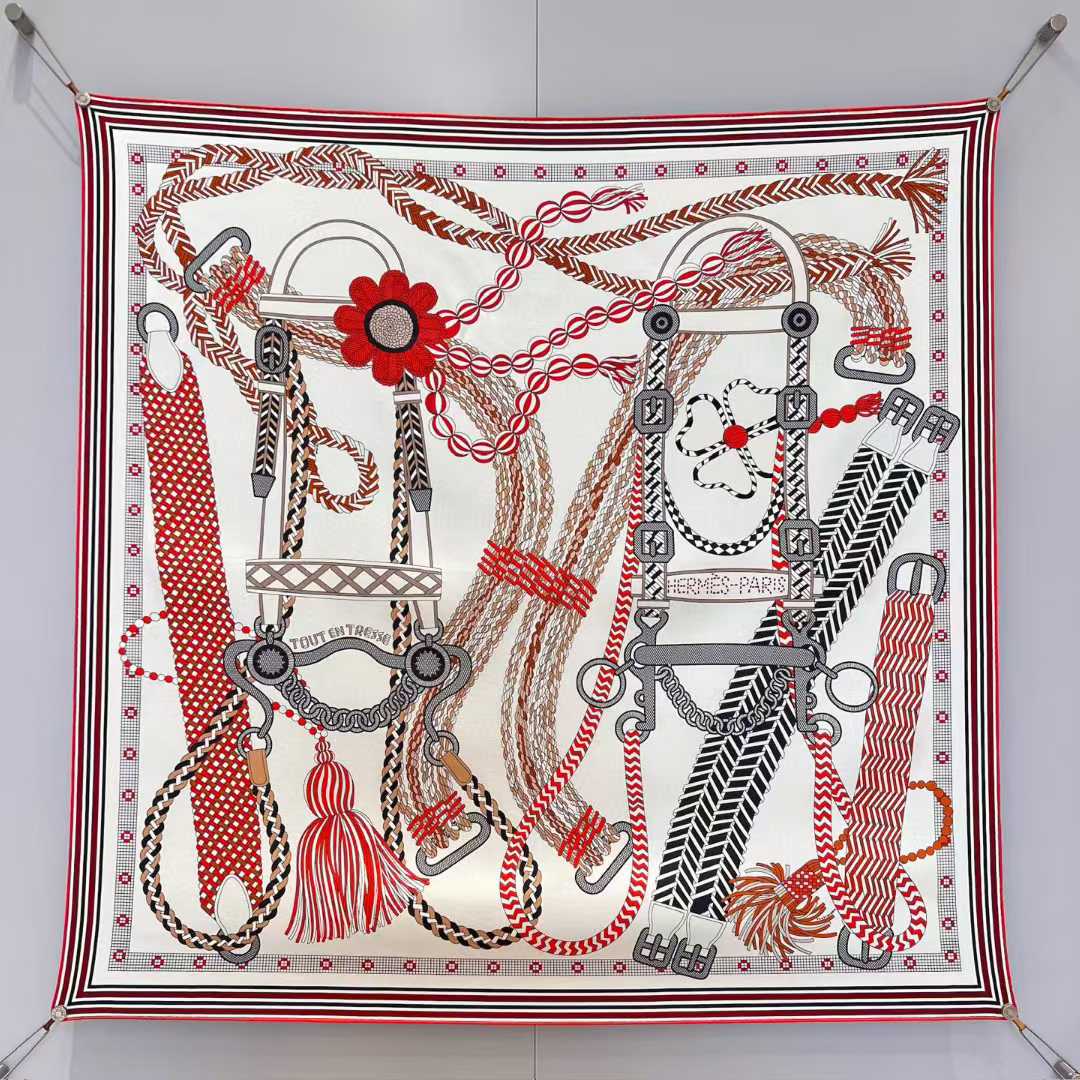 Hermès Silk scarf view 1