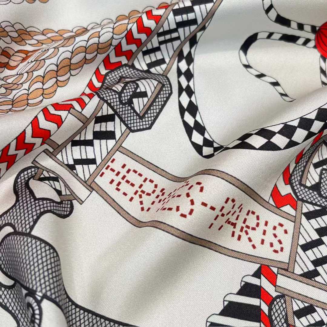 Hermès Silk scarf view 2