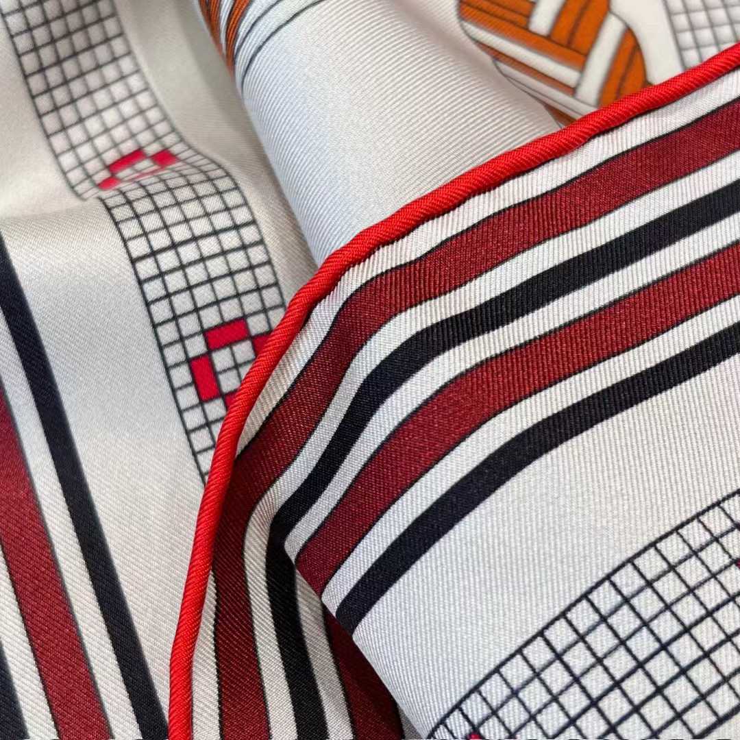 Hermès Silk scarf view 4