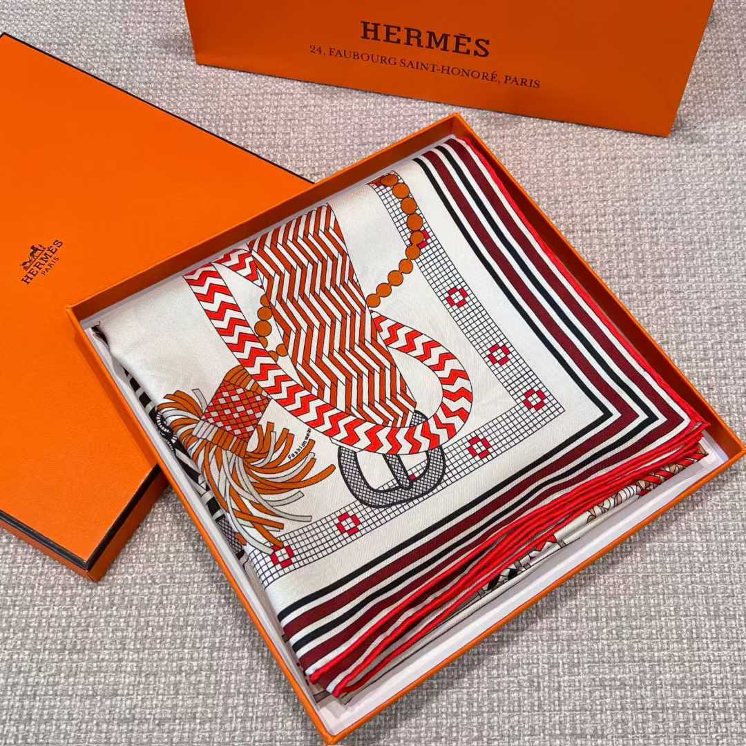 Hermès Silk scarf view 5