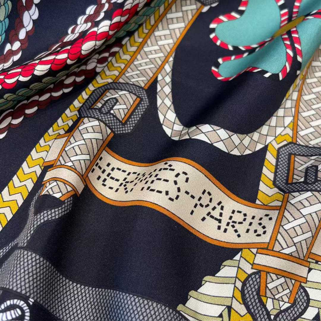 Hermès Silk scarf view 4