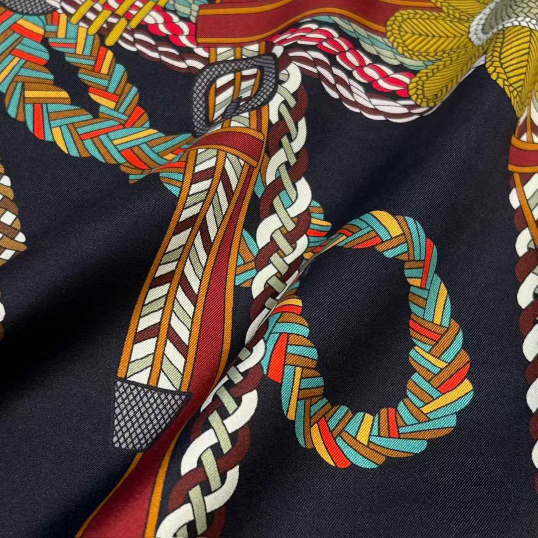 Hermès Silk scarf view 5