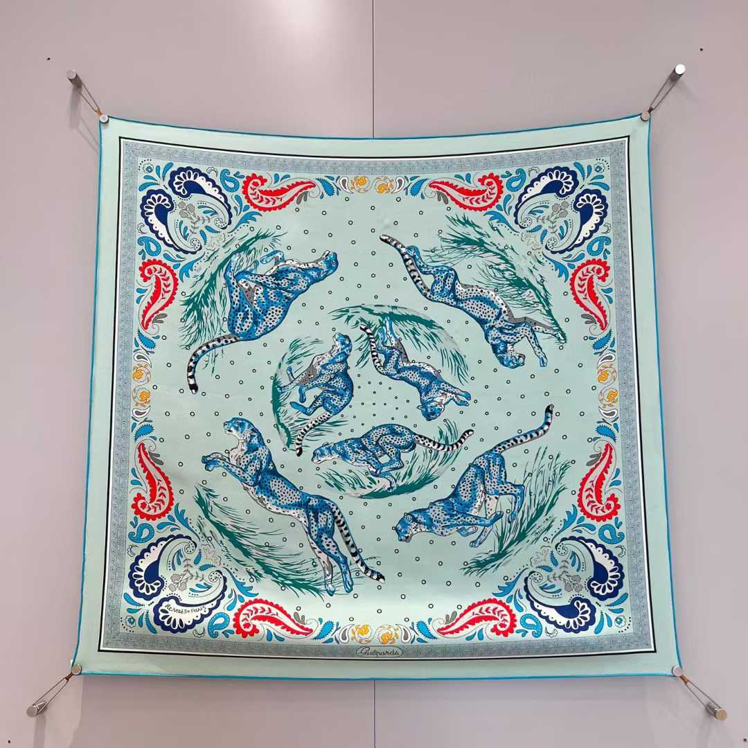 Hermès Silk scarf view 1
