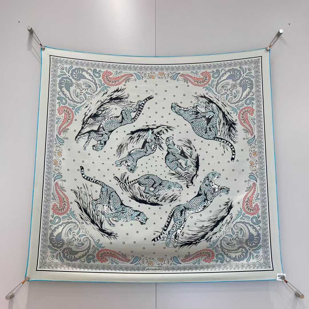 Hermès Silk scarf view 2