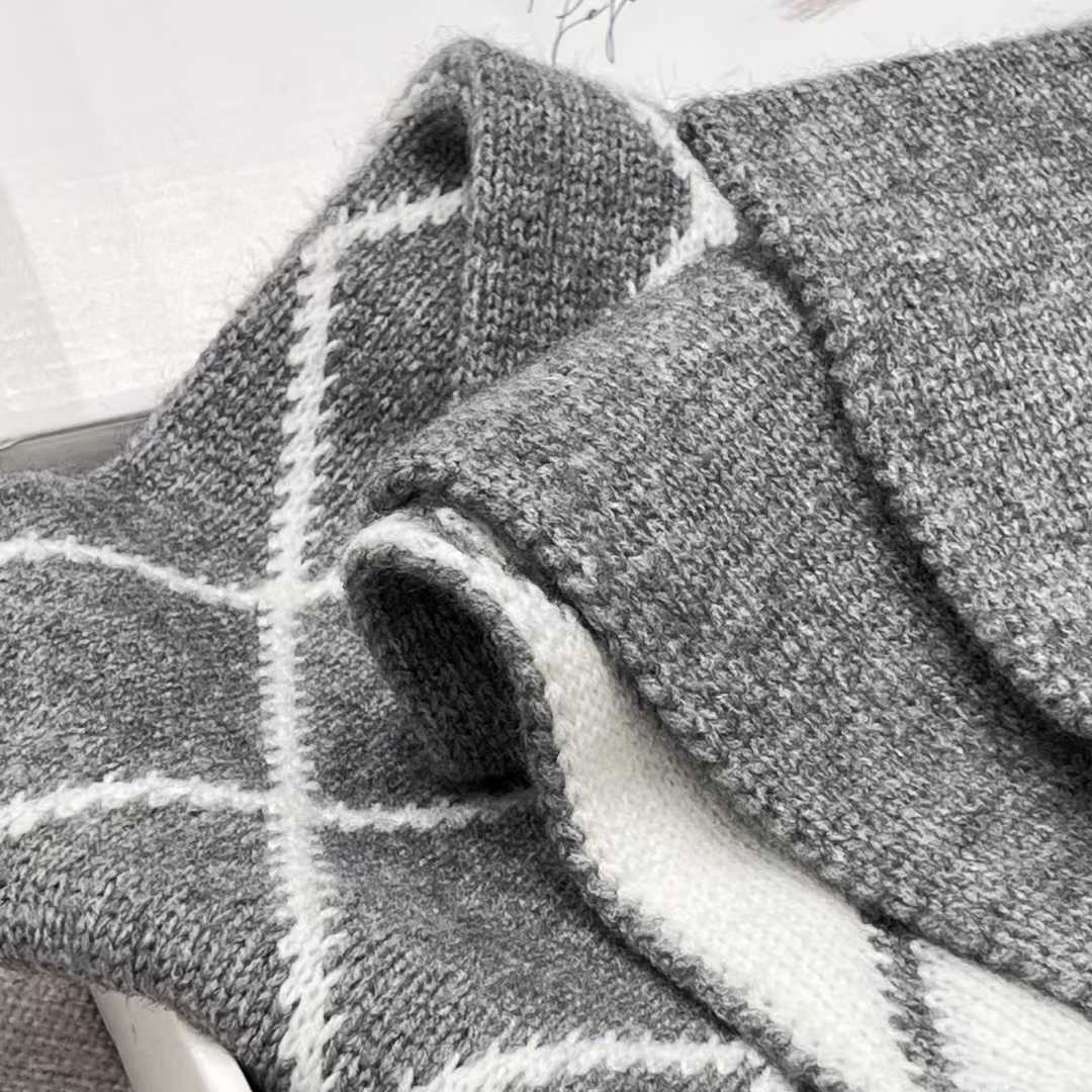 Chanel Scarf view 8