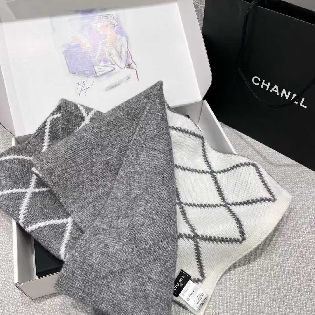 Chanel Scarf view 9