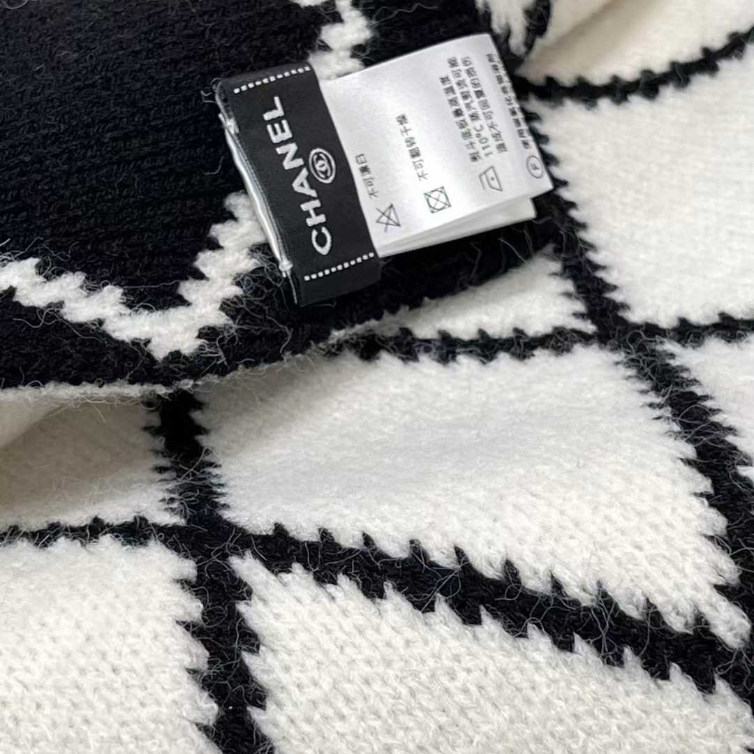 Chanel Scarf view 7