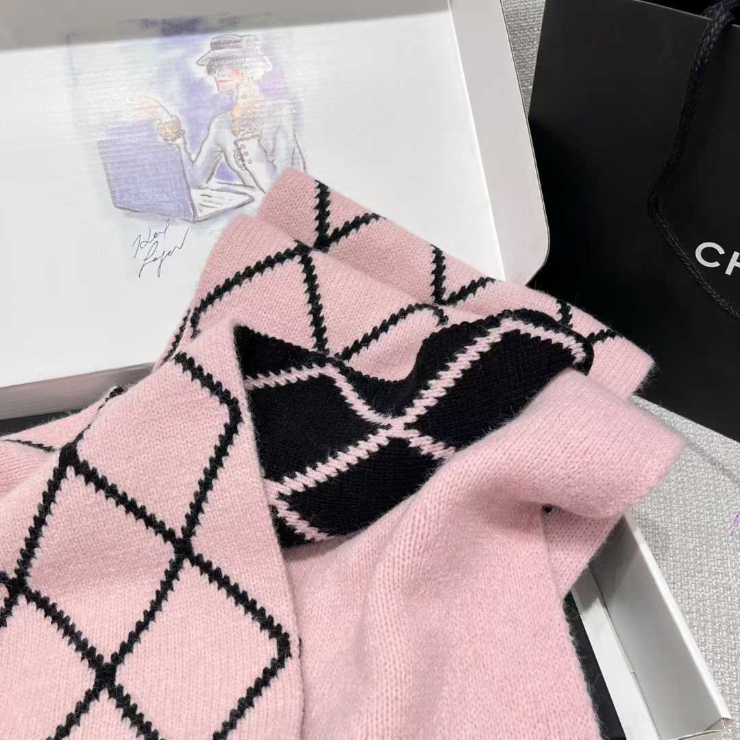 Chanel Scarf view 9