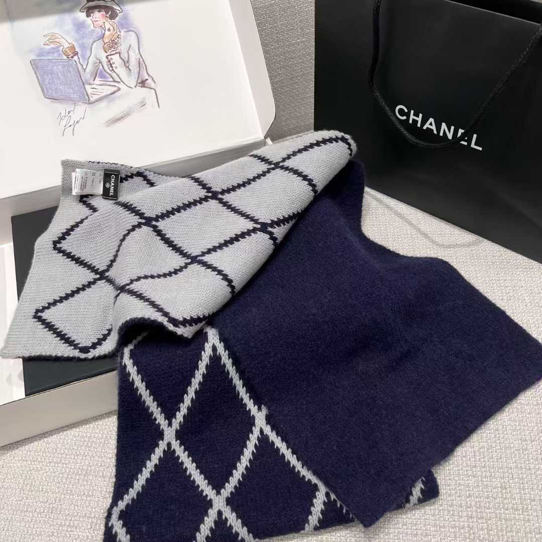 Chanel Scarf view 8