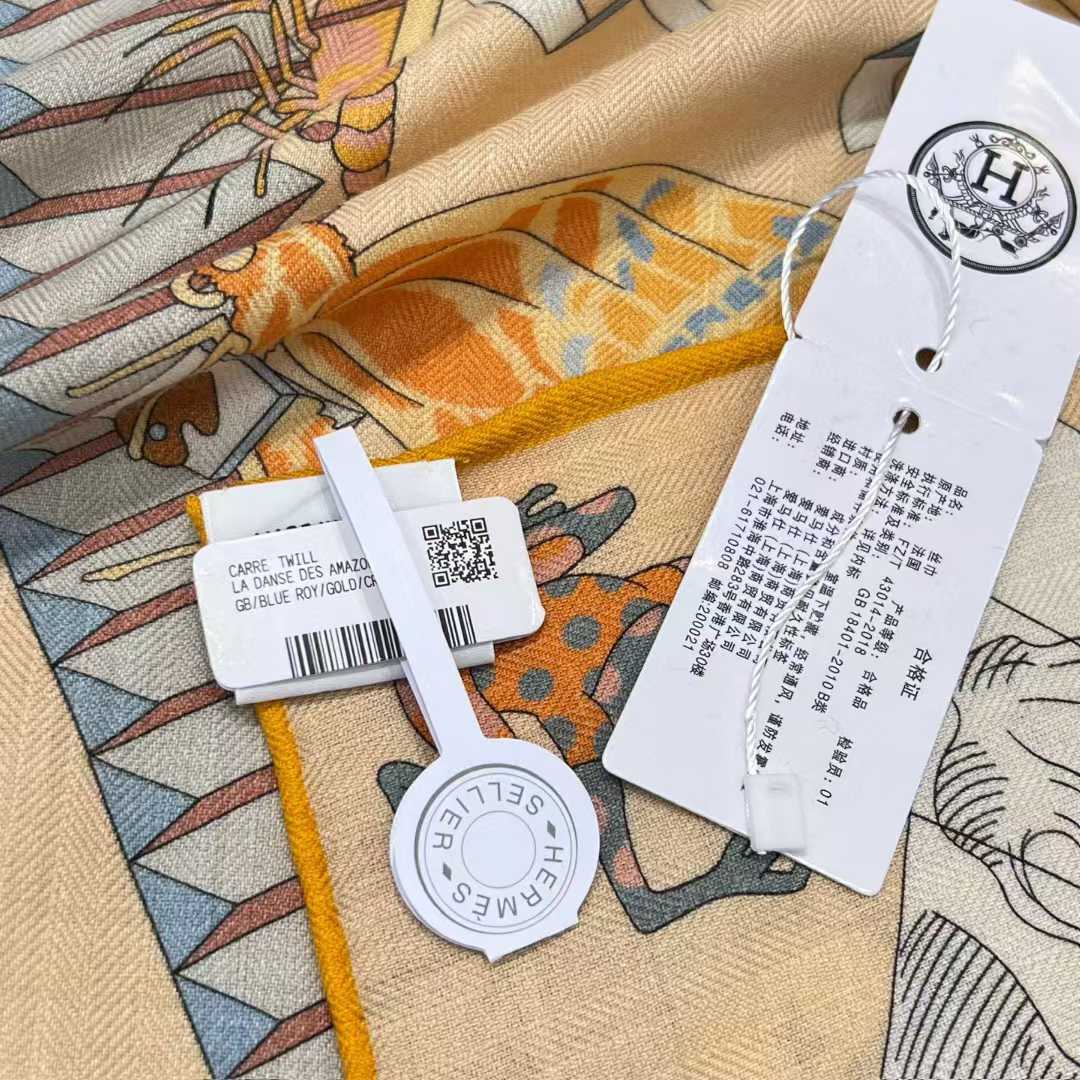 Hermès Silk scarf view 5