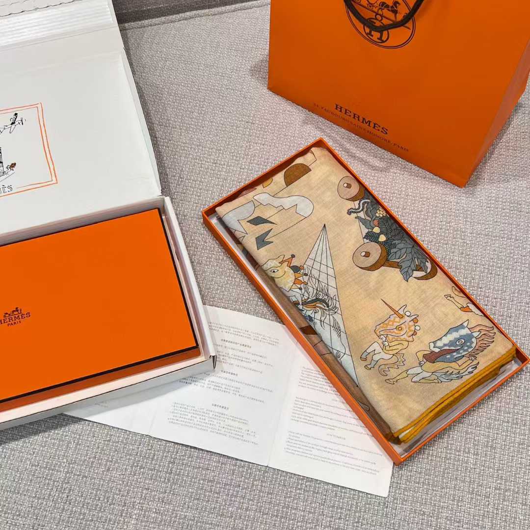 Hermès Silk scarf view 7
