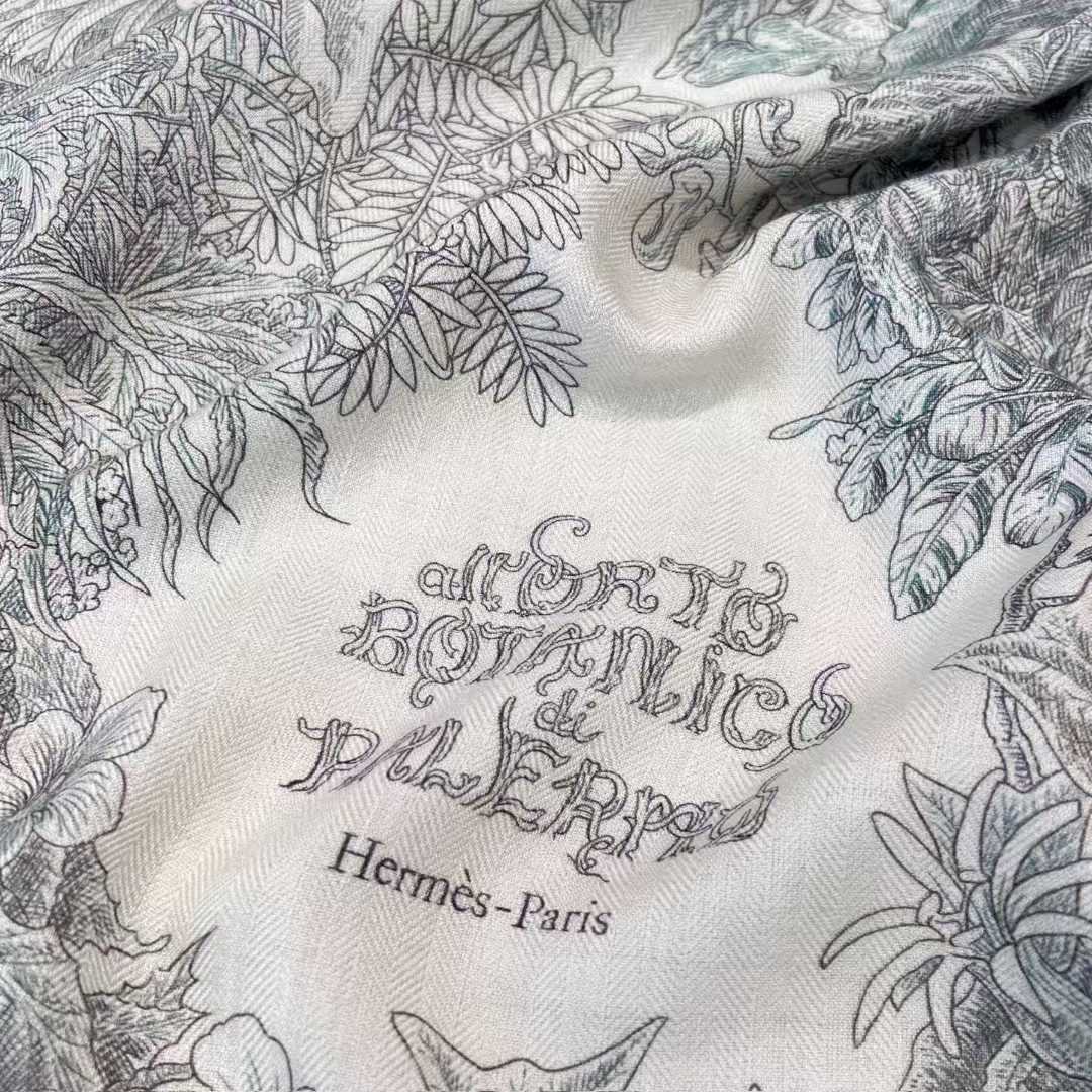 Hermès Silk scarf view 4