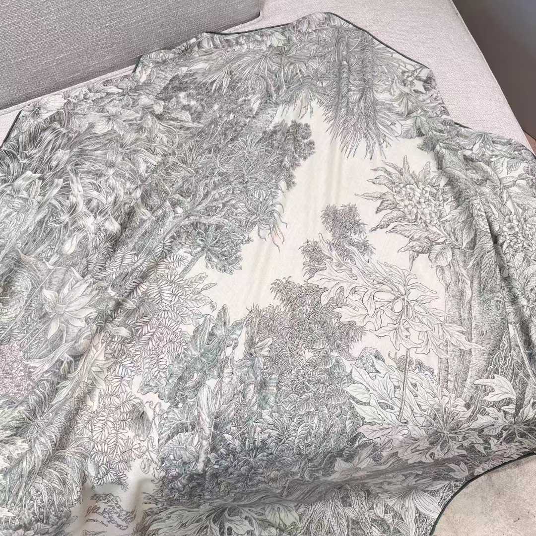 Hermès Silk scarf view 9