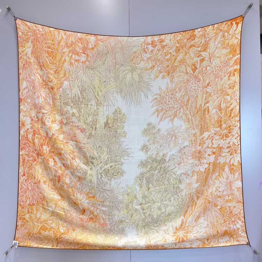 Hermès Silk scarf view 1