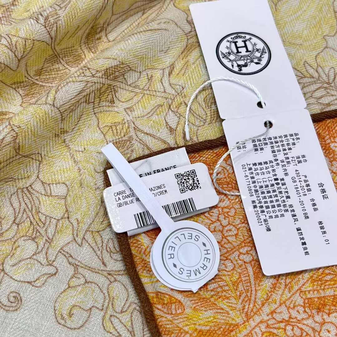 Hermès Silk scarf view 4