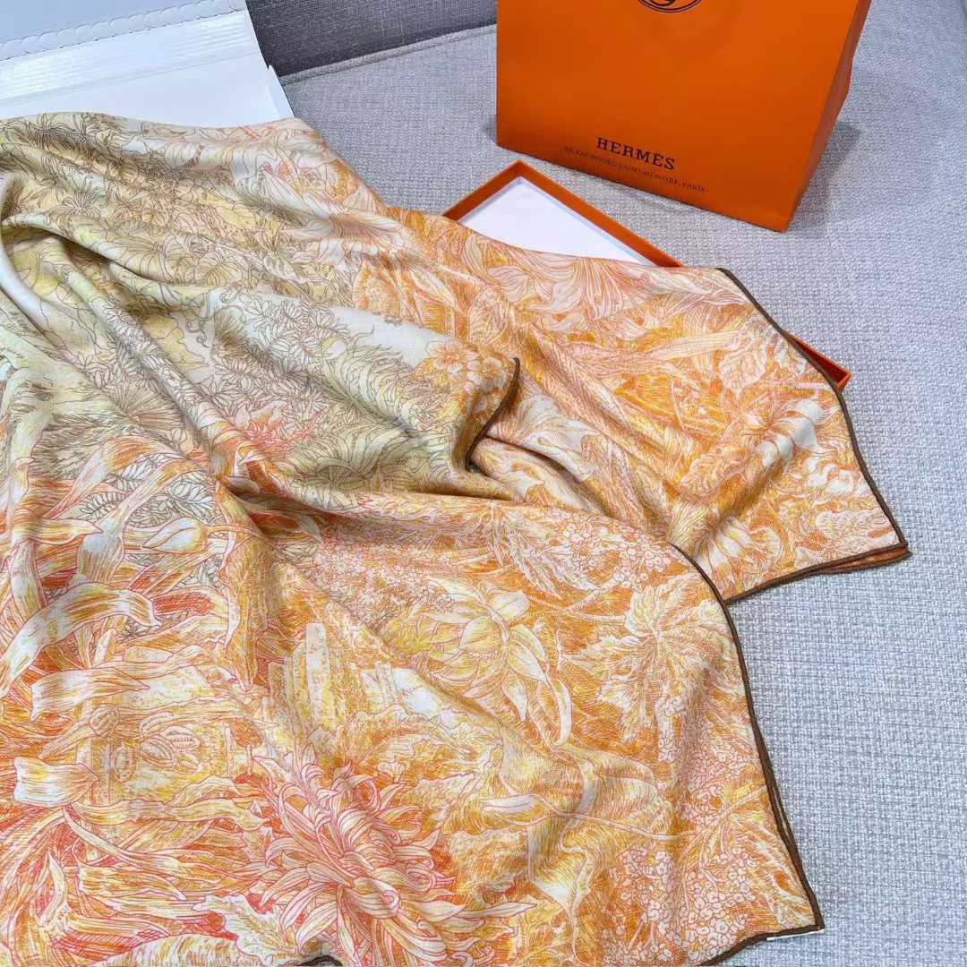 Hermès Silk scarf view 6