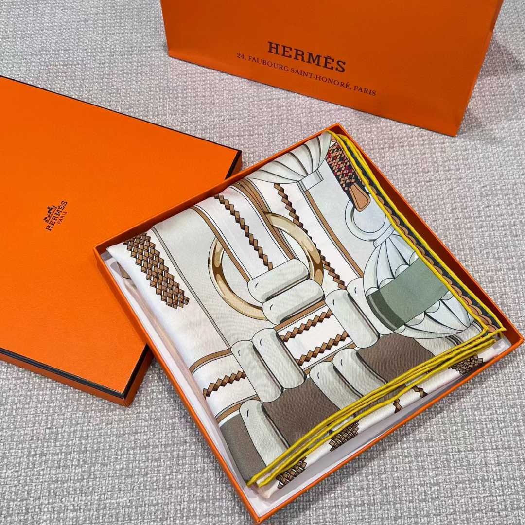 Hermès Silk scarf view 5