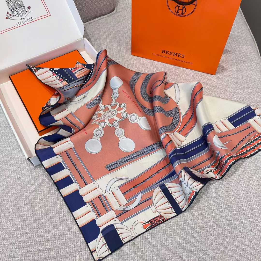 Hermès Silk scarf view 7