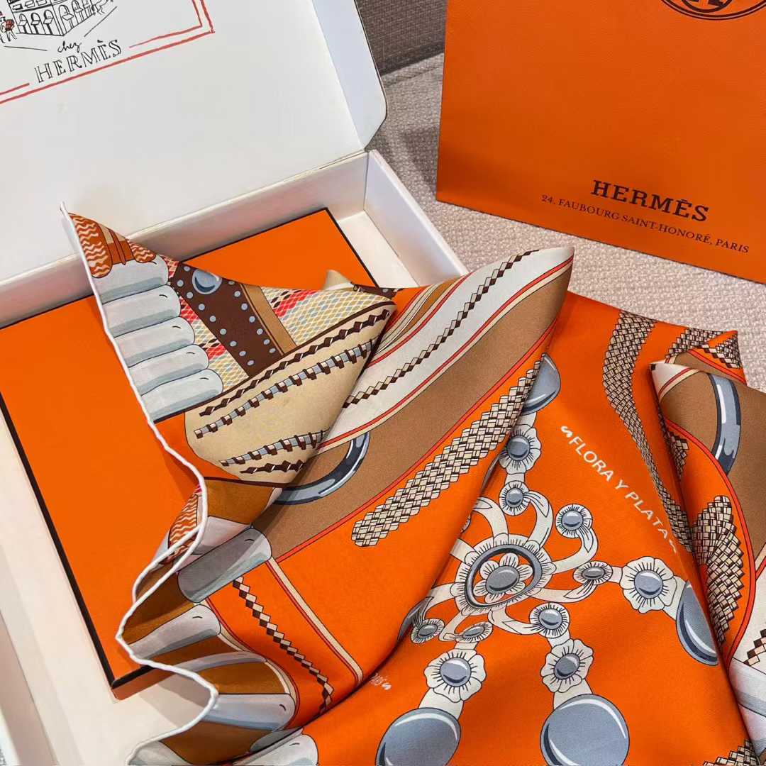 Hermès Silk scarf view 3