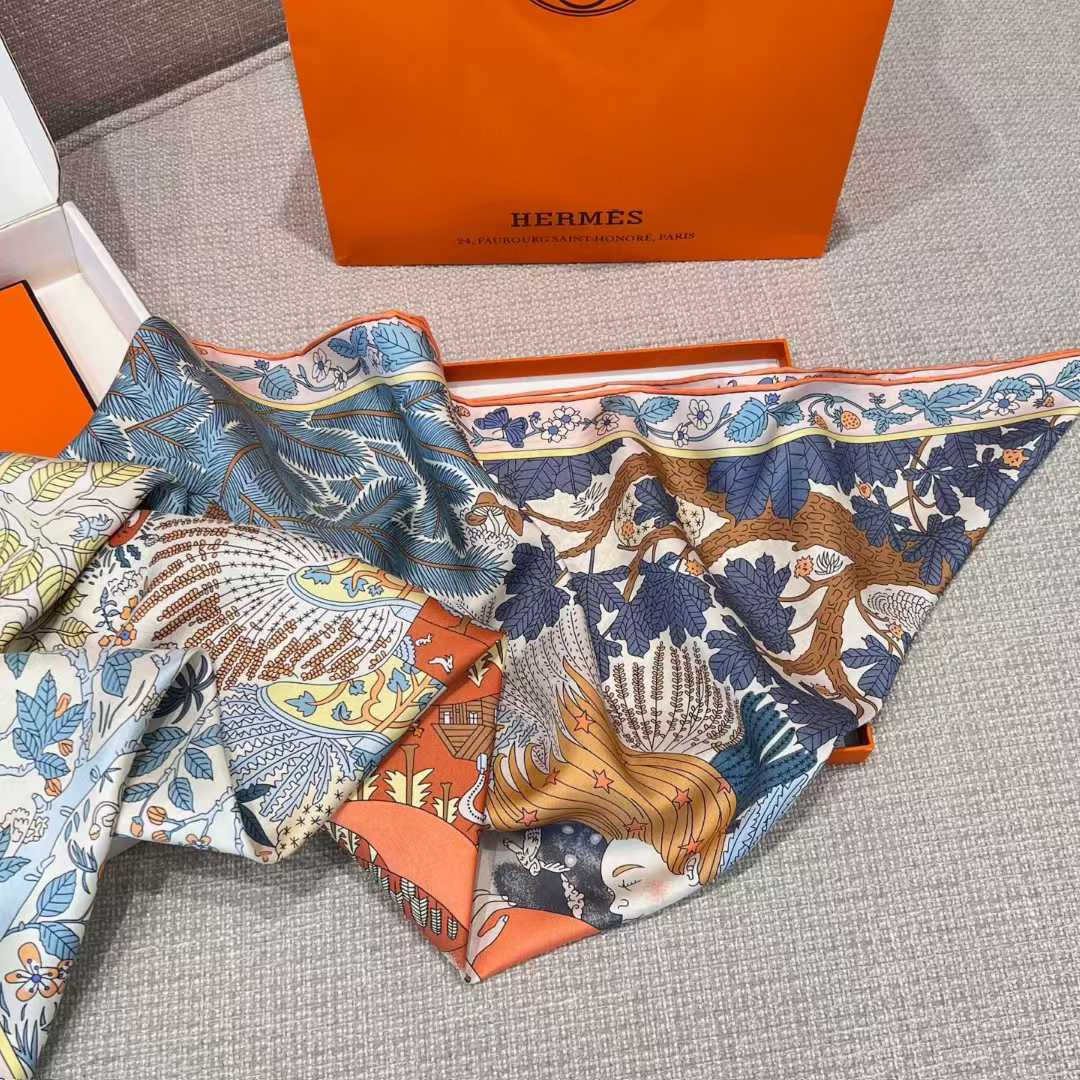 Hermès Silk scarf view 6