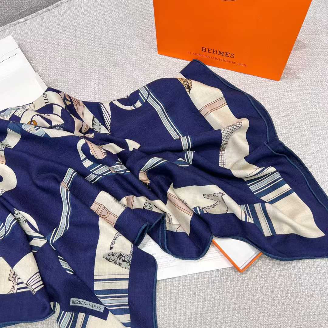 Hermès Silk scarf view 4