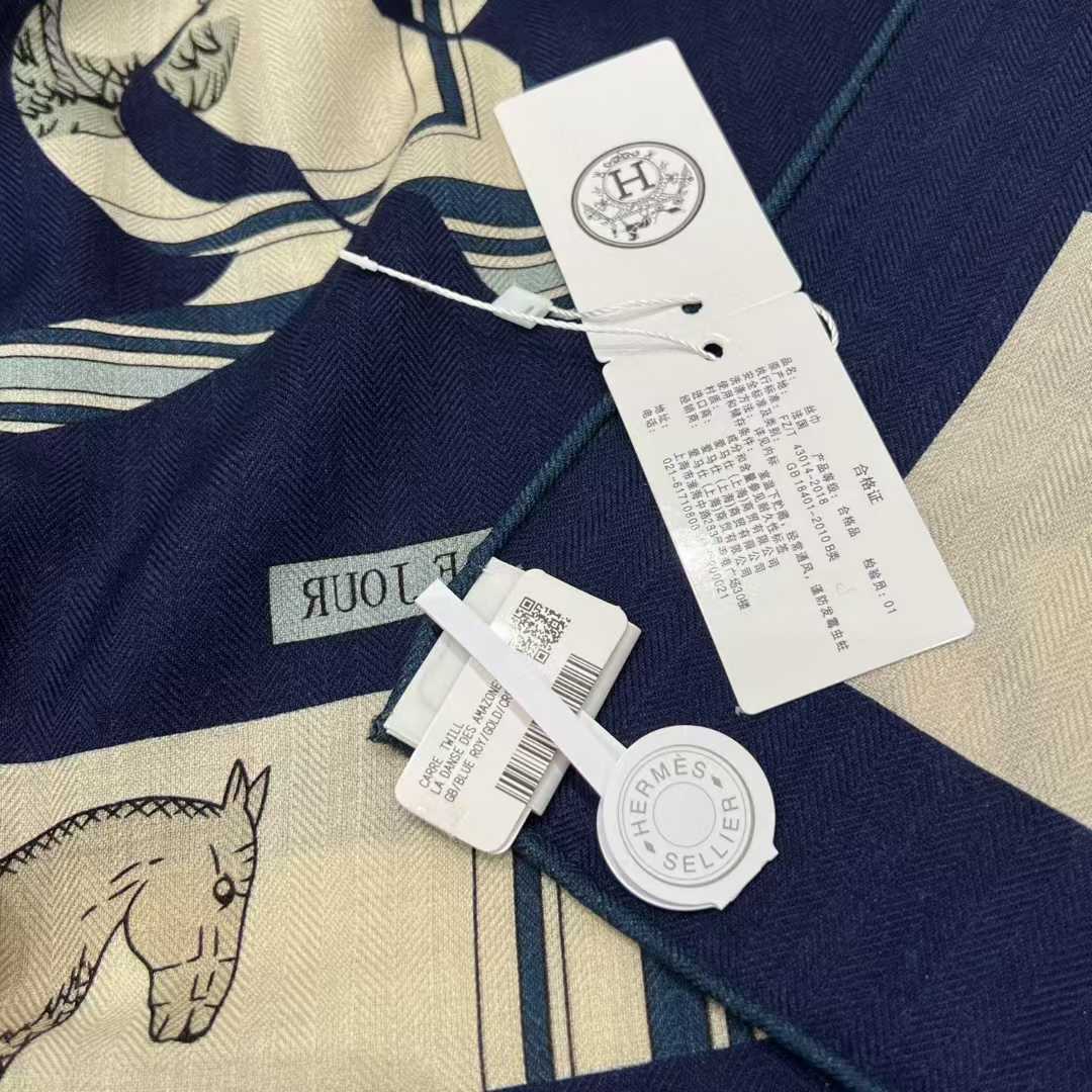 Hermès Silk scarf view 5