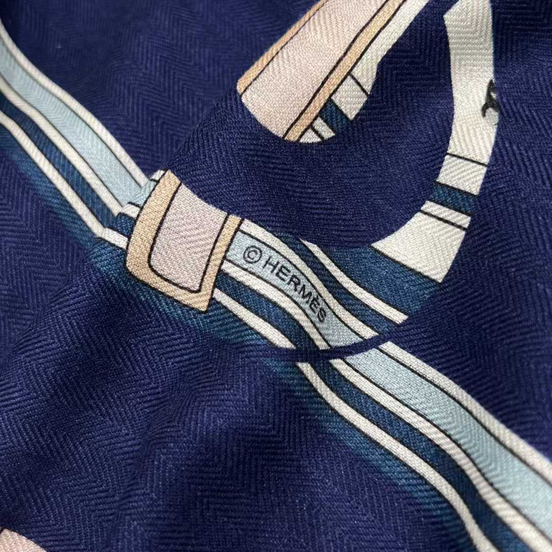 Hermès Silk scarf view 6