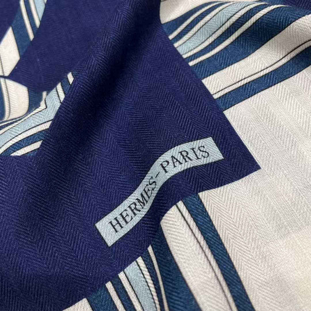 Hermès Silk scarf view 7
