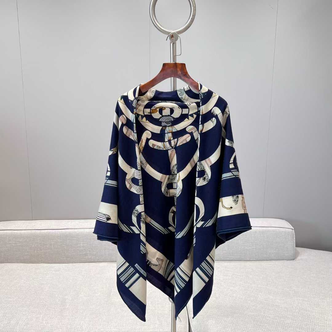 Hermès Silk scarf view 8