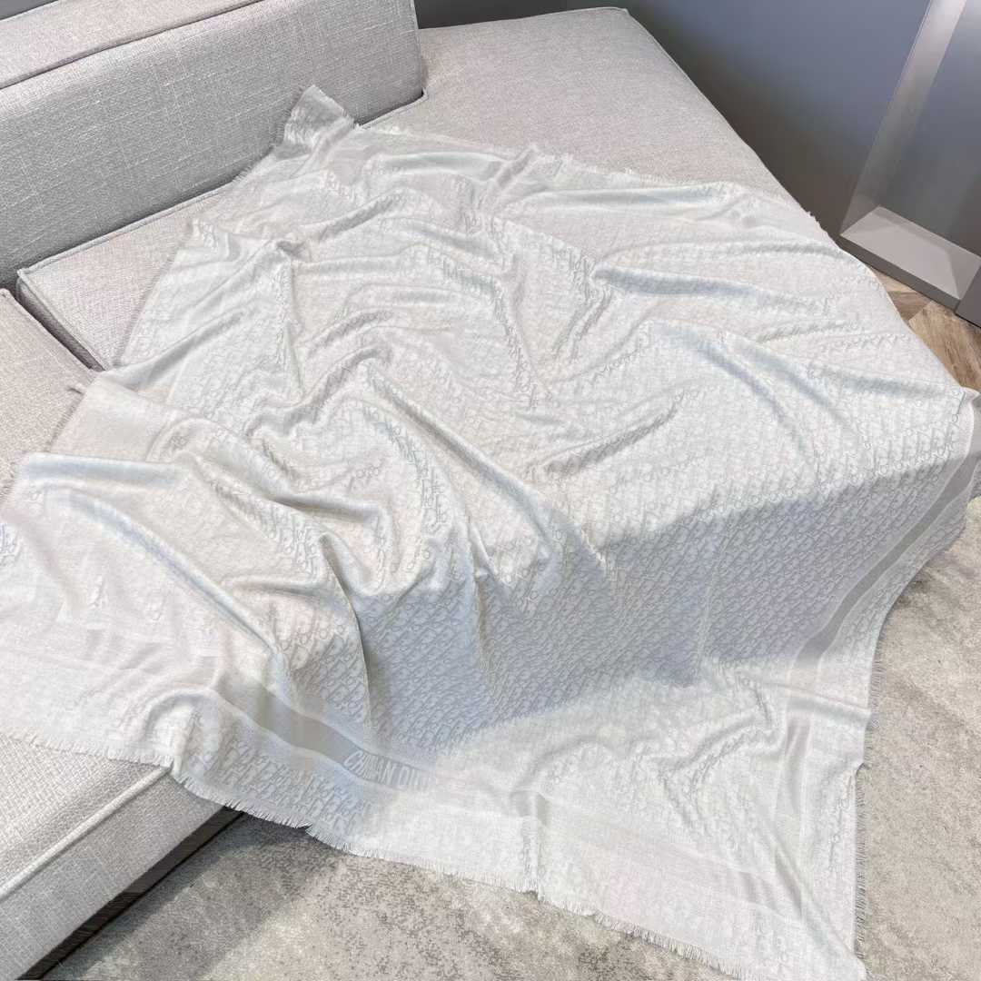 Dior Shawl view 13