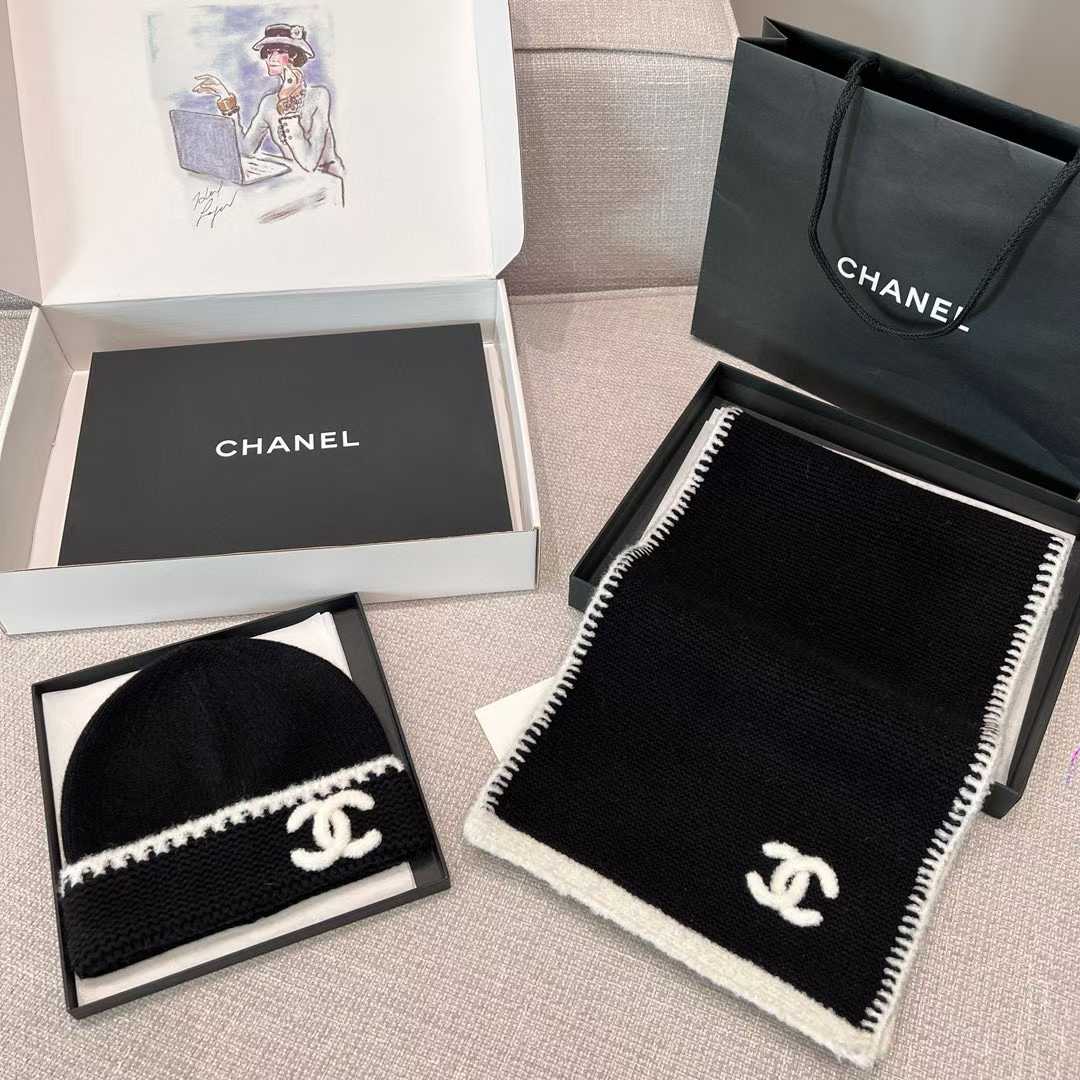 Chanel Tweed knitted cashmere set view 1