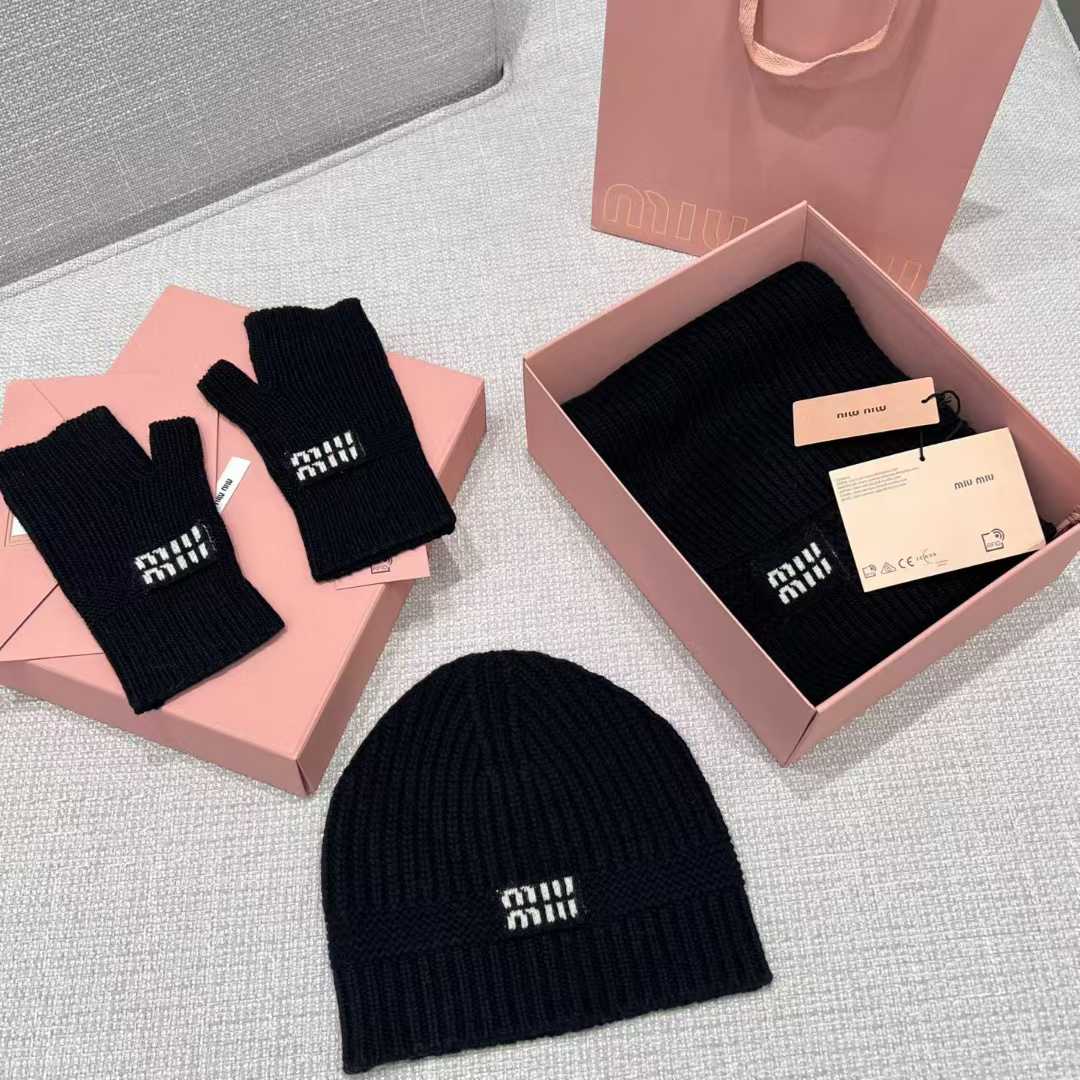 Miu Miu Knitted three-piece set view 1