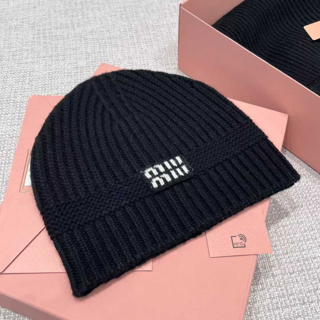 Miu Miu Knitted three-piece set view 3