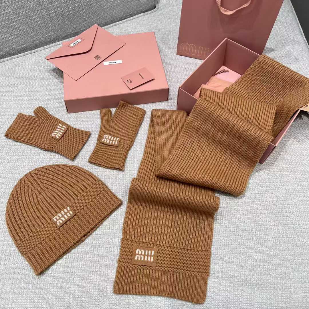 Miu Miu Knitted three-piece set view 1