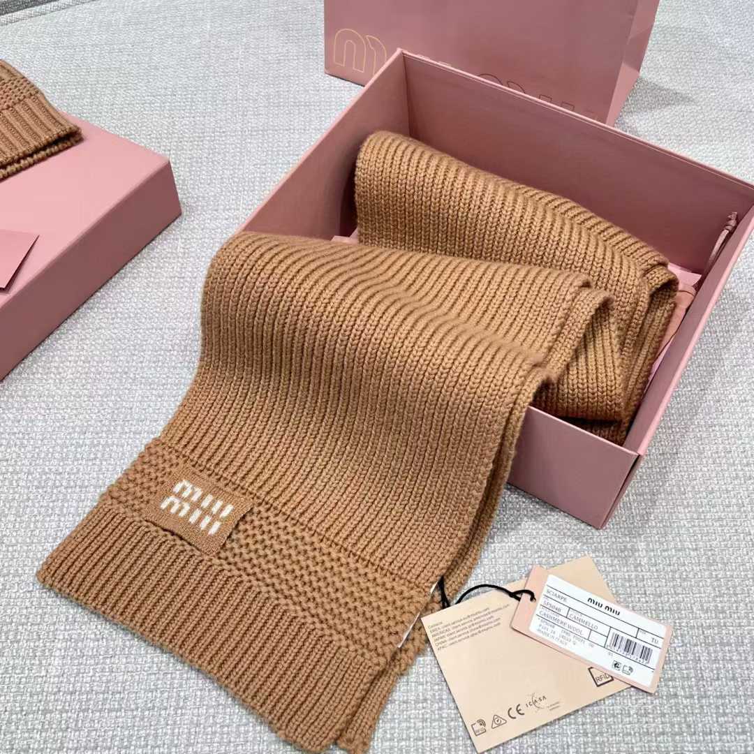 Miu Miu Knitted three-piece set view 4
