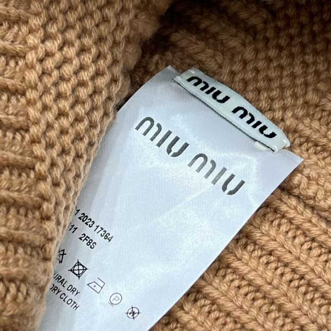 Miu Miu Knitted three-piece set view 7