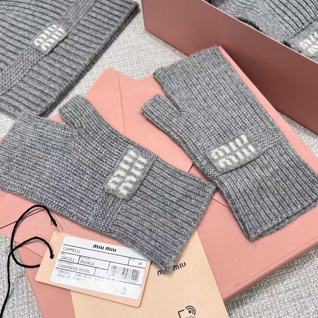 Miu Miu Knitted three-piece set view 2