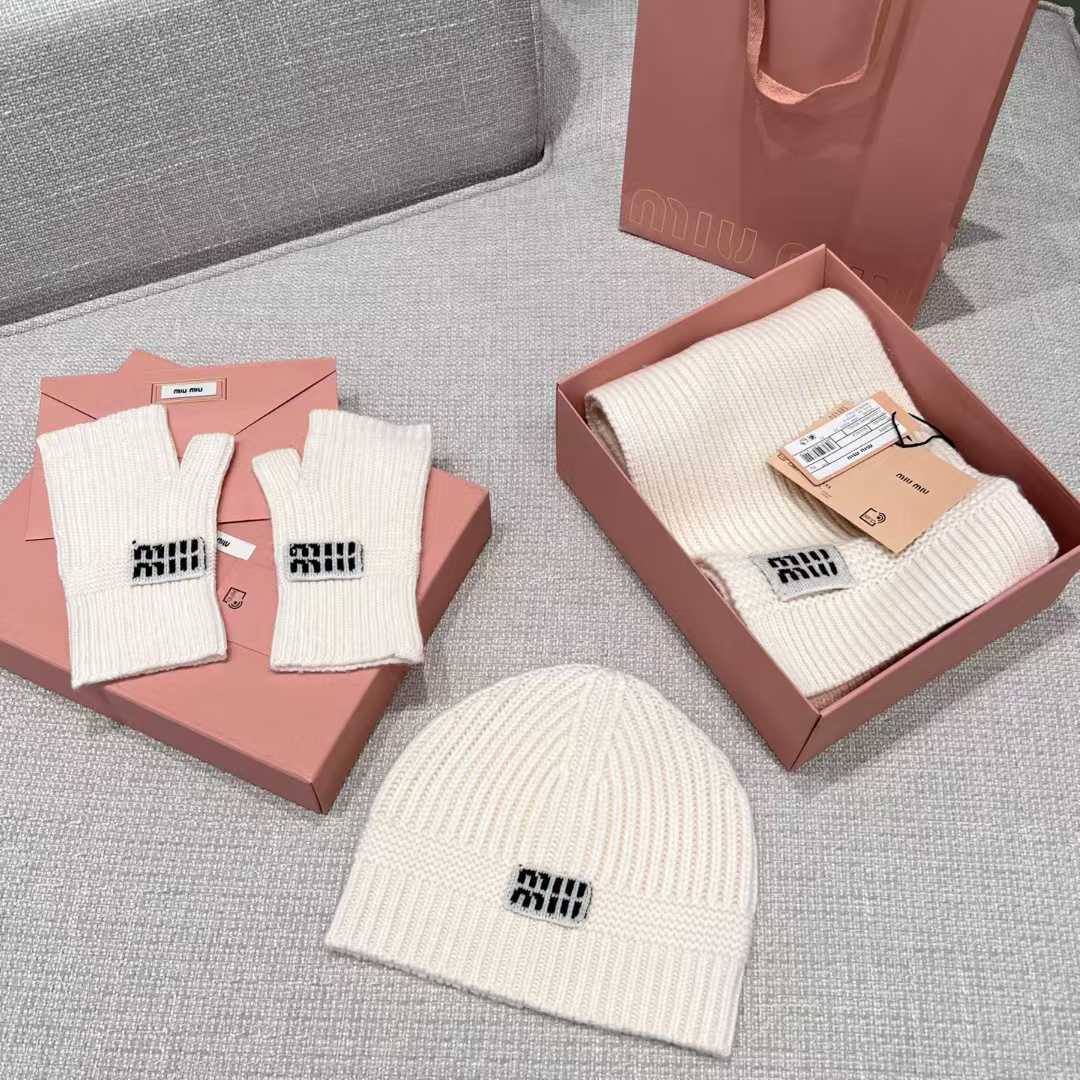 Miu Miu Knitted three-piece set view 1