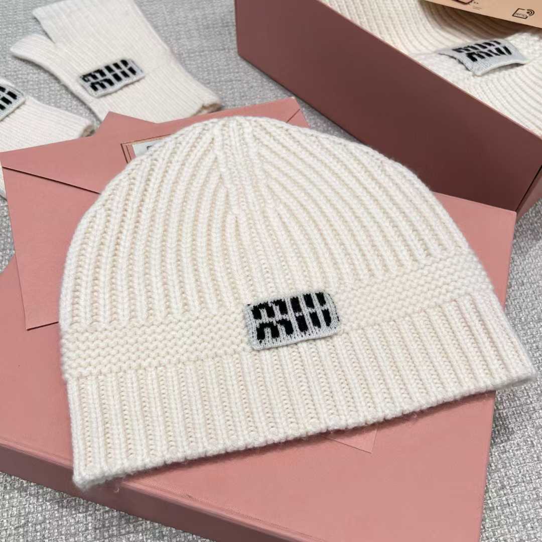 Miu Miu Knitted three-piece set view 4