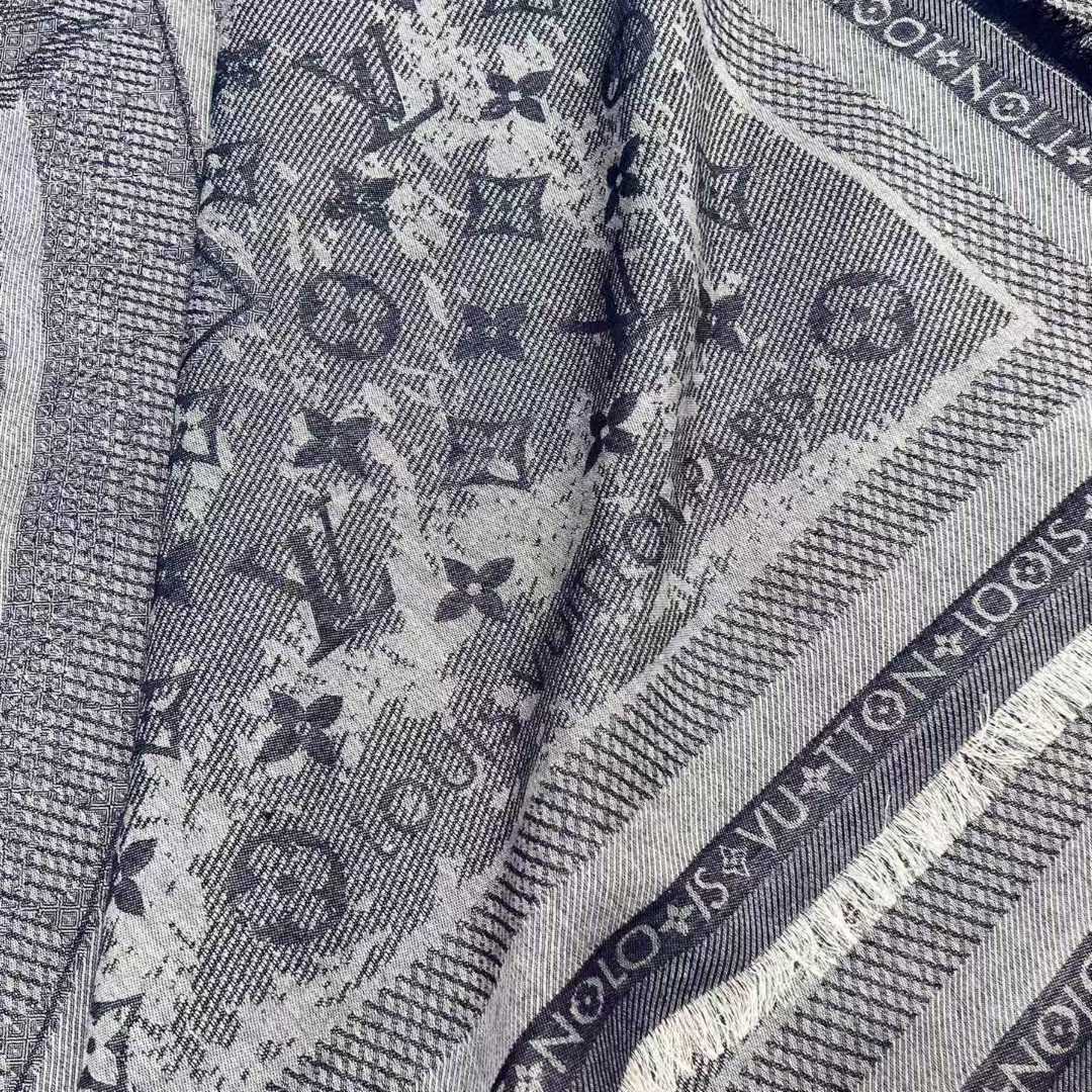 Louis Vuitton Shawl view 2