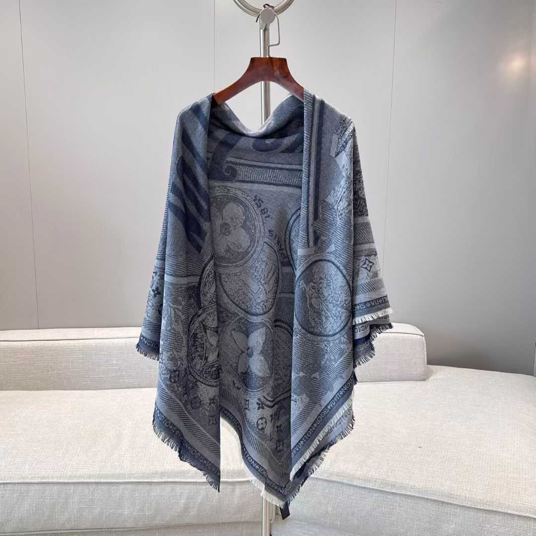 Louis Vuitton Shawl view 8